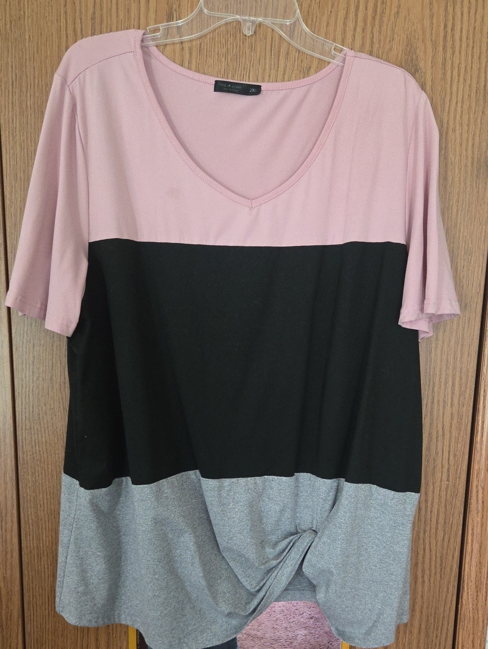SHEIN Pink, Black & Gray Colorblock V-Neck Short Sleeve Tee